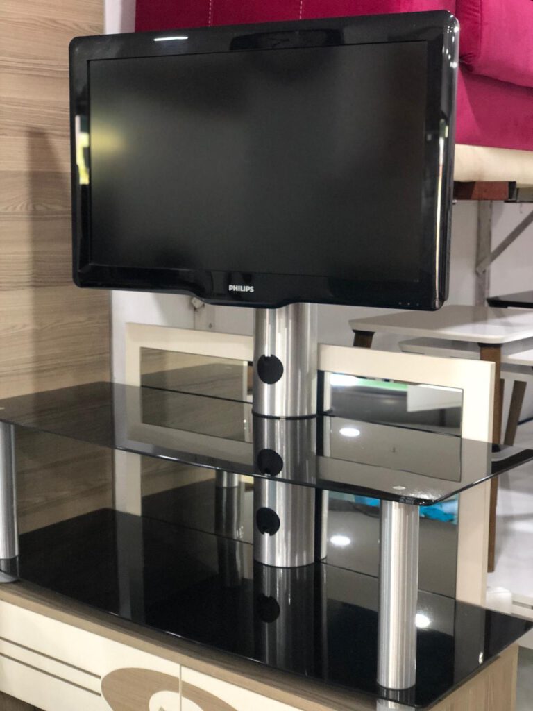 TEMİZ İKİNCİ EL STANDLI PHILIPS LCD TV