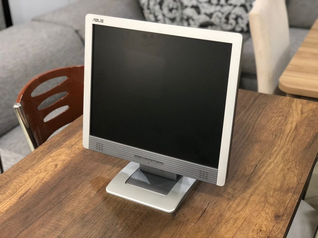 ASUS MM17T 17INC KARE MONİTÖR