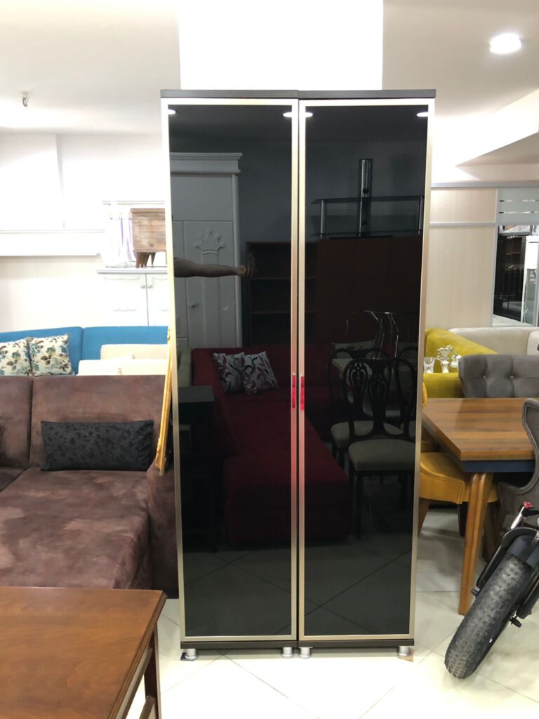 Cam Kapak Raflı Dolap