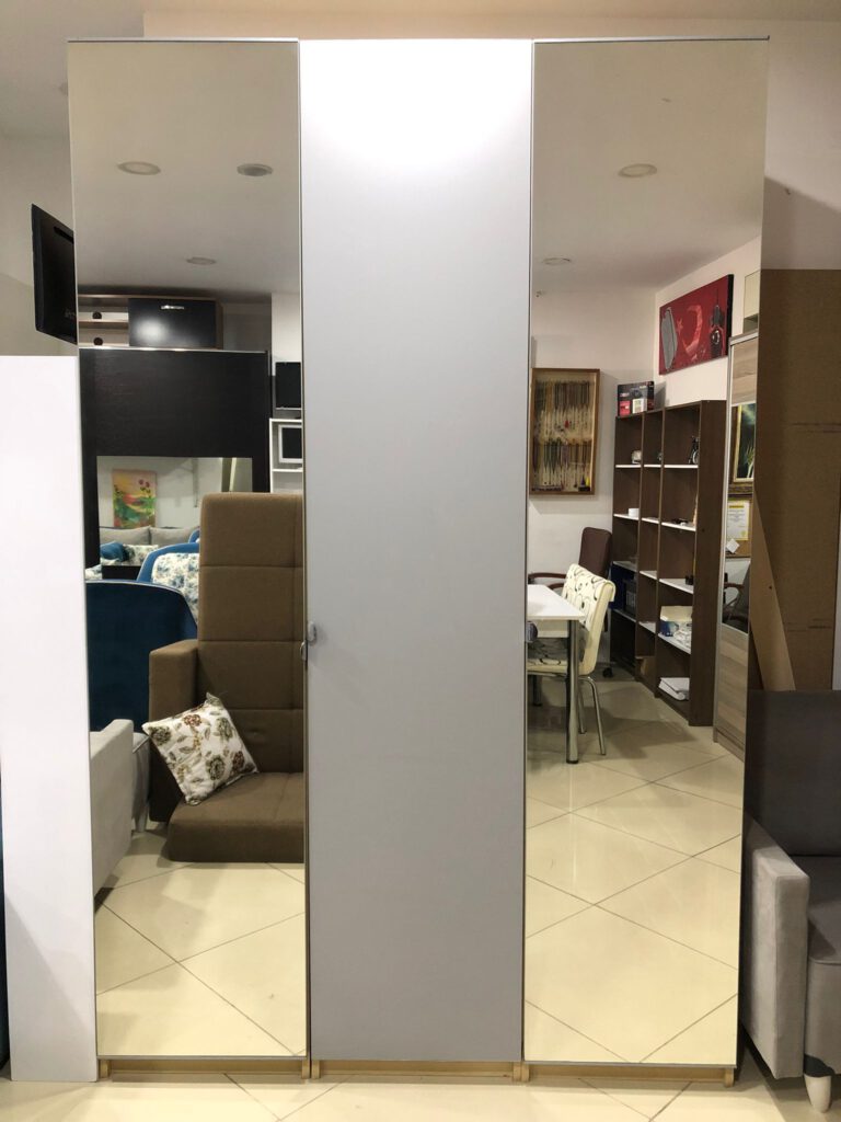 iKea 3 Kapaklı Kullanışlı Gardrop