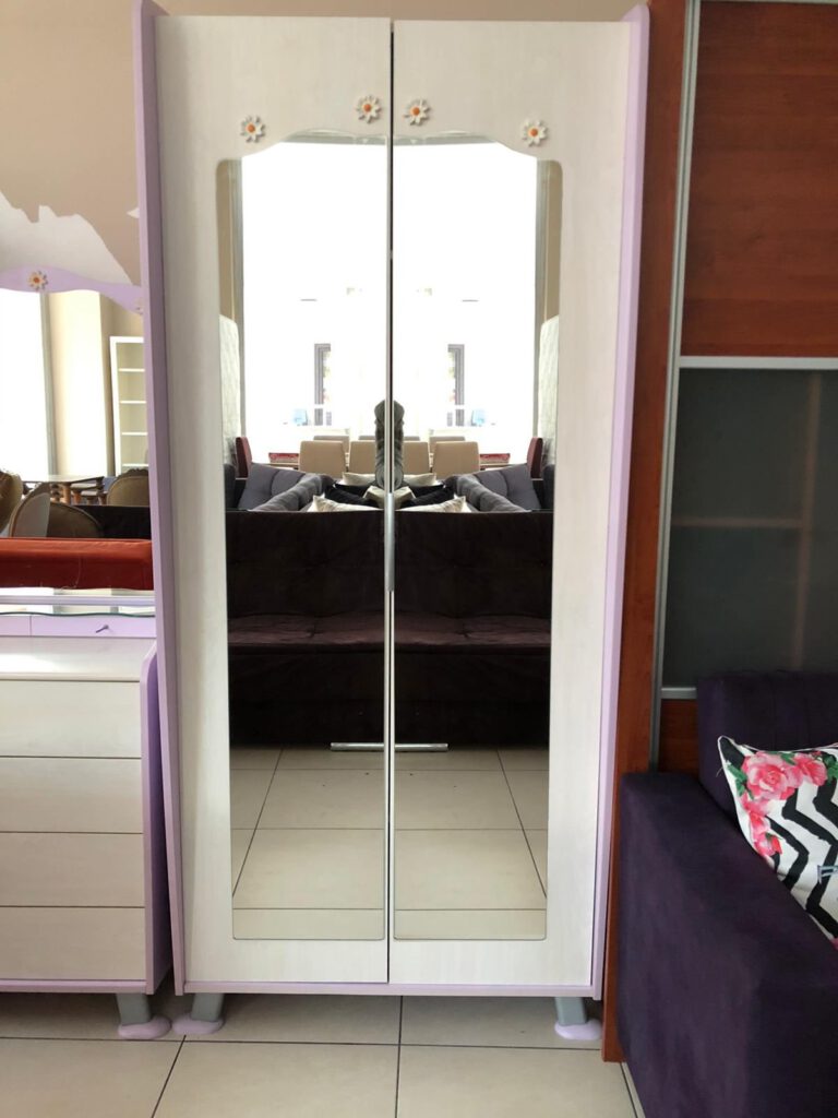 İKİNCİ EL ÇİLEK ÇOCUK ODASI TAKIMI